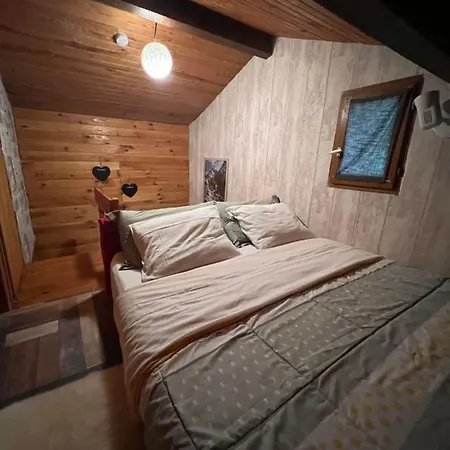 Cabane dans les bois avec vue sur les Pyrénées Saint-Laurent-de-Neste Extérieur photo