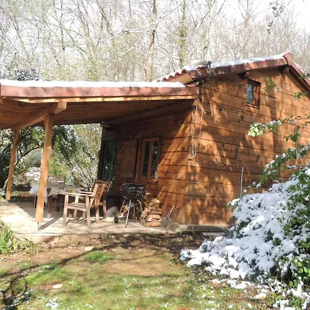 Cabane dans les bois avec vue sur les Pyrénées Saint-Laurent-de-Neste Extérieur photo